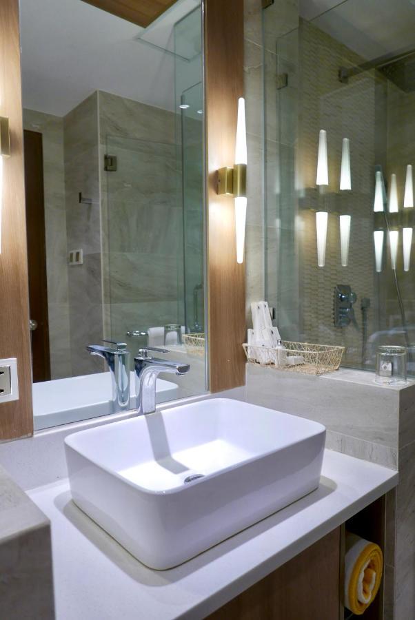 Acuatico Beach Resort & Hotel Inc. San Juan  Dış mekan fotoğraf