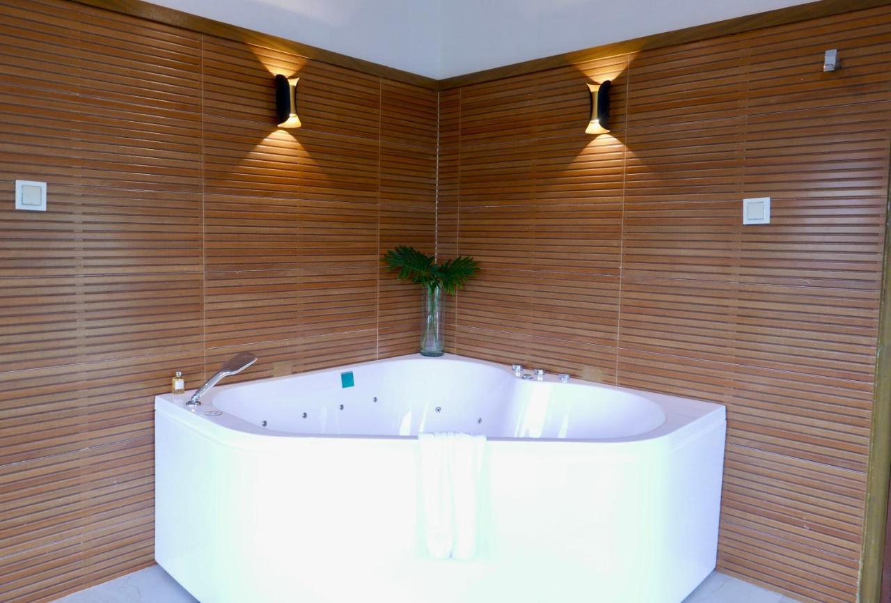 Acuatico Beach Resort & Hotel Inc. San Juan  Dış mekan fotoğraf
